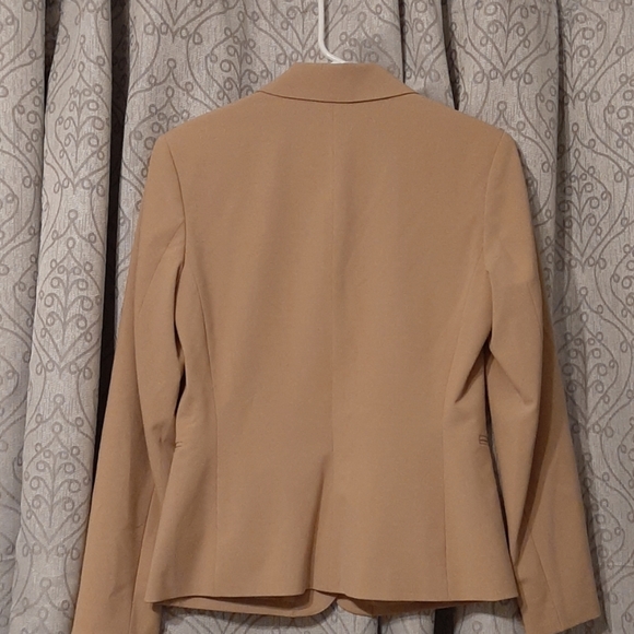 Limited tan blazer - Picture 5 of 5
